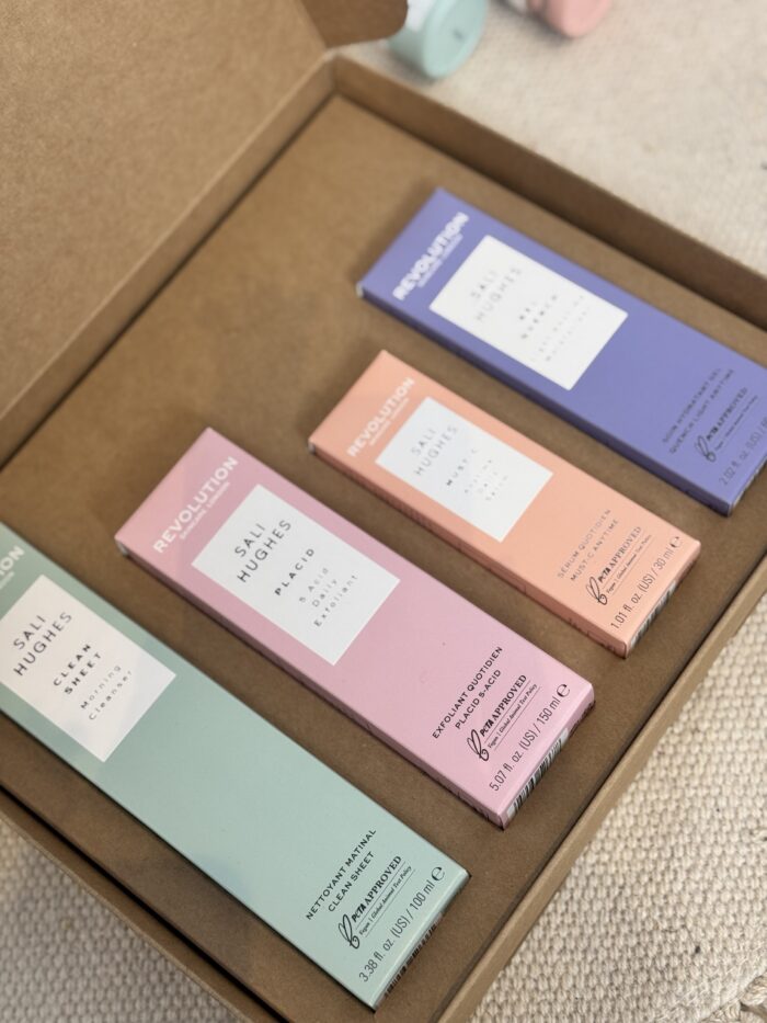 SET SKINCARE REVOLUTION